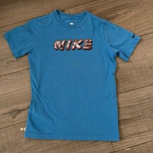 Nike boys large